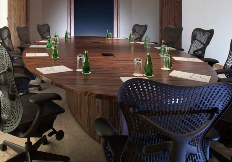 Business Complements & Meeting Facilities at Fraser Suites New Delhi